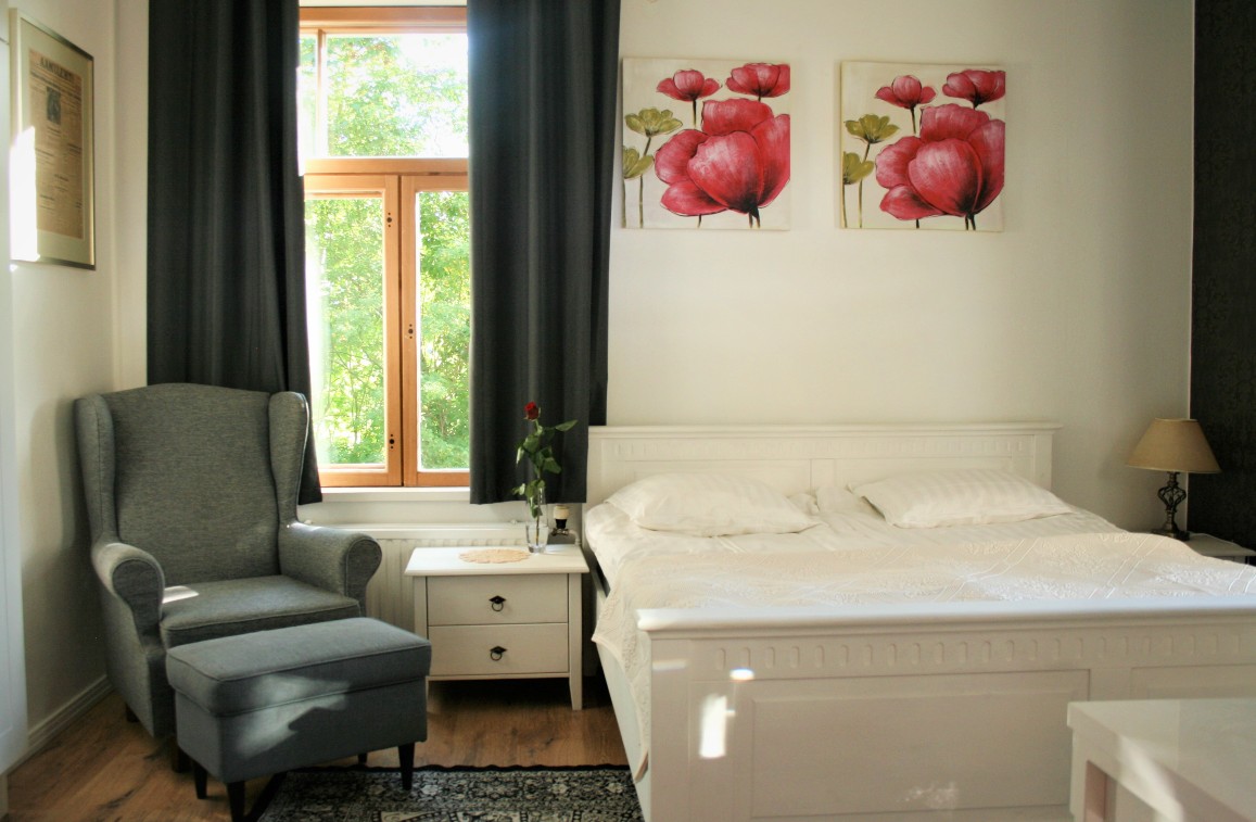 Valkoinen huone kahdelle